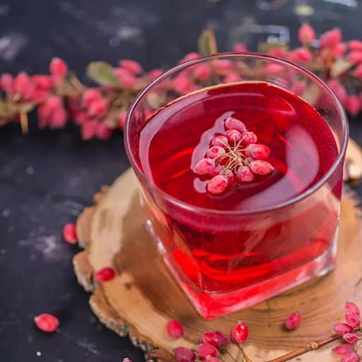 طرز تهیه آب زرشک با زرشک خشک