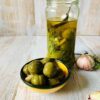 طرز تهیه ترشی گوجه سبز با سرکه قرمز