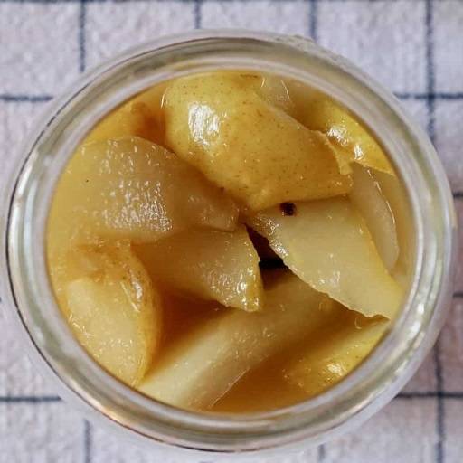 طرز تهیه کمپوت گلابی برای مدت طولانی